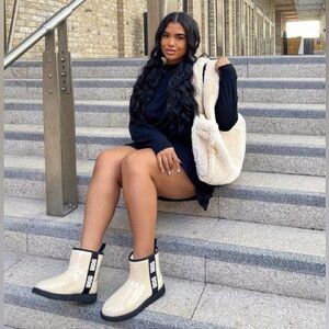 NWOT UGG Classic Clear Mini in Beige